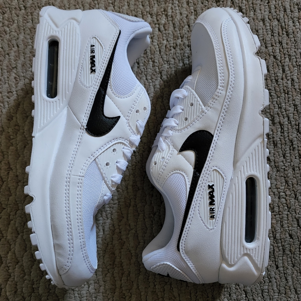 W NIKE AIR MAX 90 WHITE BRAND NEW